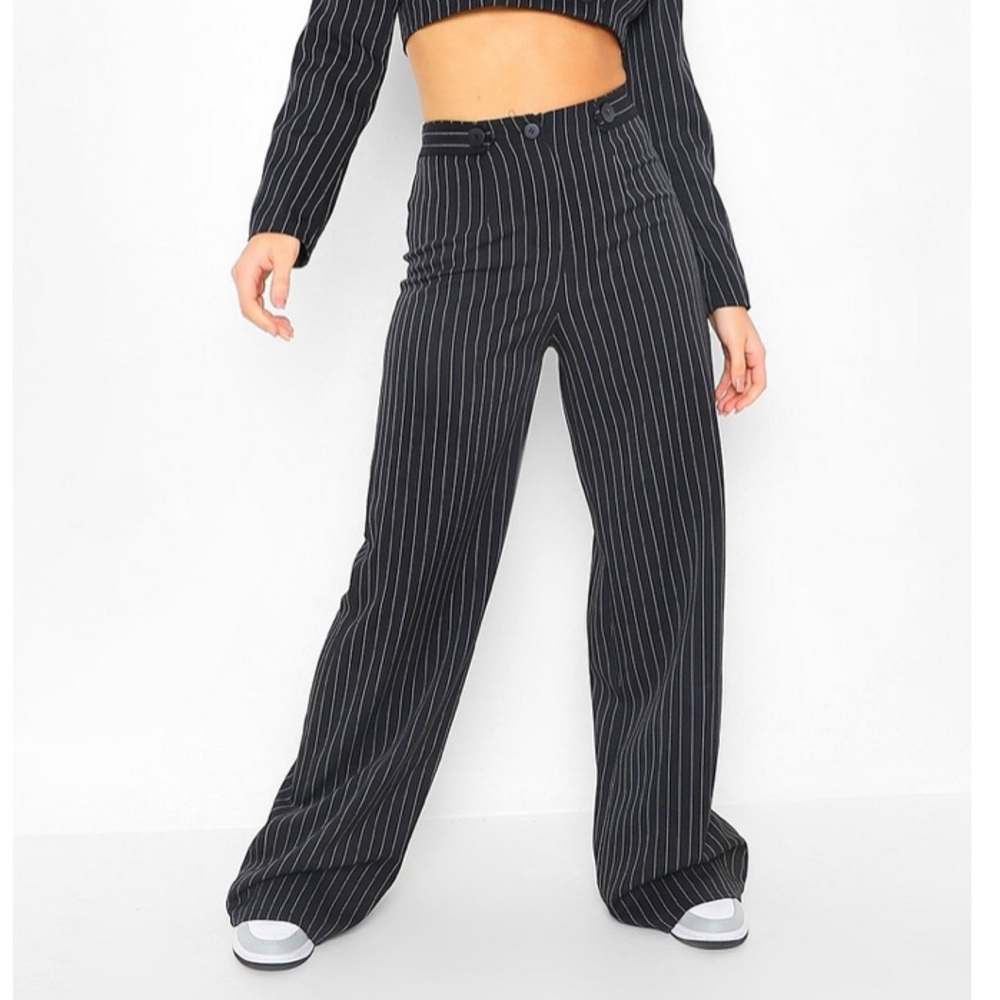 NWT Boohoo Pinstripe Pants